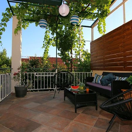 Apartments Tona Zaboric Exterior photo